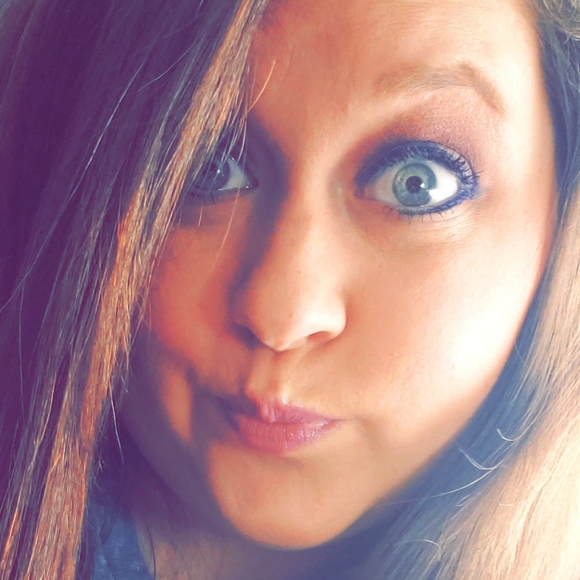 Meet your Posher, Kayla - Picture 1 of 1